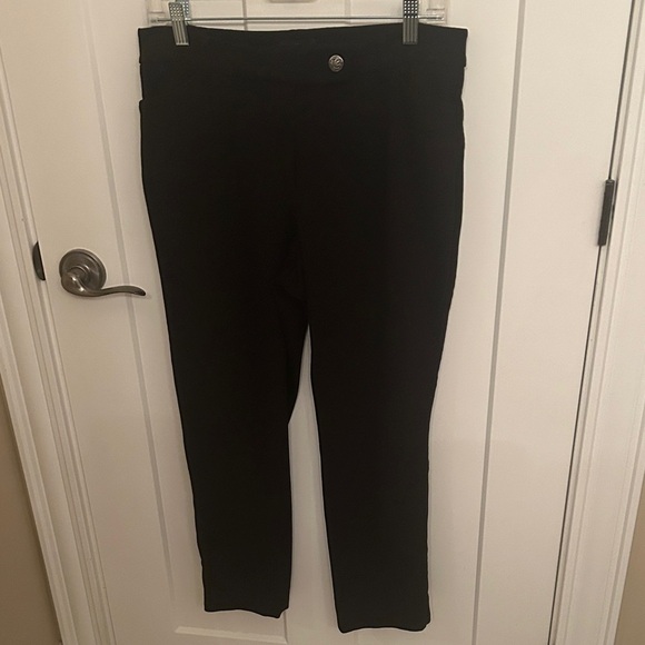 White House Black Market Black The Tapered Ankle Pant, size 10 - Picture 1 of 11